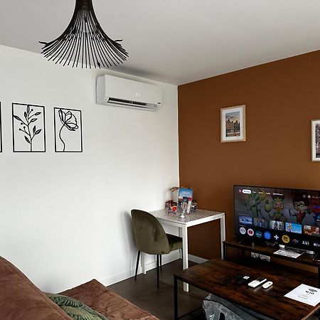 Maison La Capucine Sur Quai De Seine, Wifi, Machine A Laver, Parking Prive Gratuit Vernon  Exterior foto